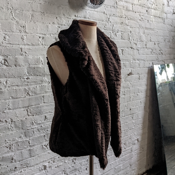 Y2K Vintage Vegan Fur Chunky Textured Chocolate Furry Vest - Picture 2 of 9